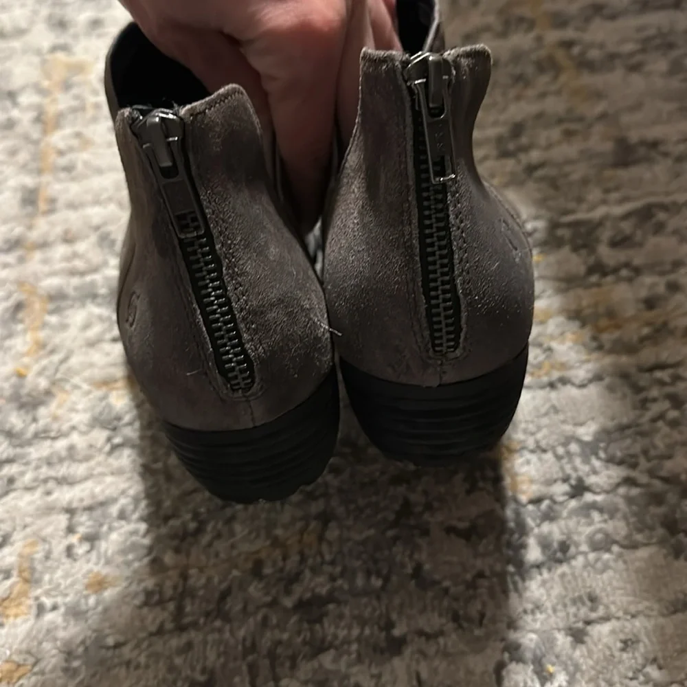 Born Suede Ankle Boots EUC - Picture 2 of 4